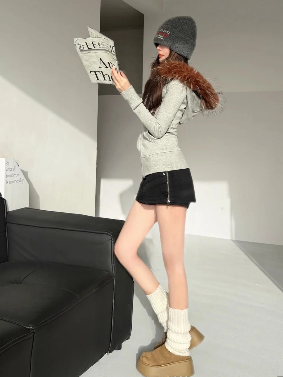 Damska bluza z kapturem, dopasowany krój, zapinana na zamek w pasie, z kołnierzem z prawdziwego futra, codzienna odzież wierzchnia, mieszanka bawełny i poliestru.