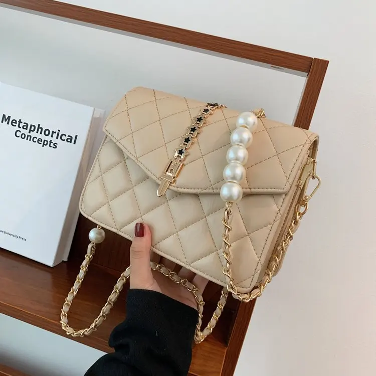2026 New Quilted Envelope Bag for Women Pearl Chain Strap Star Metal Decor Versatile Shoulder Crossbody Bag