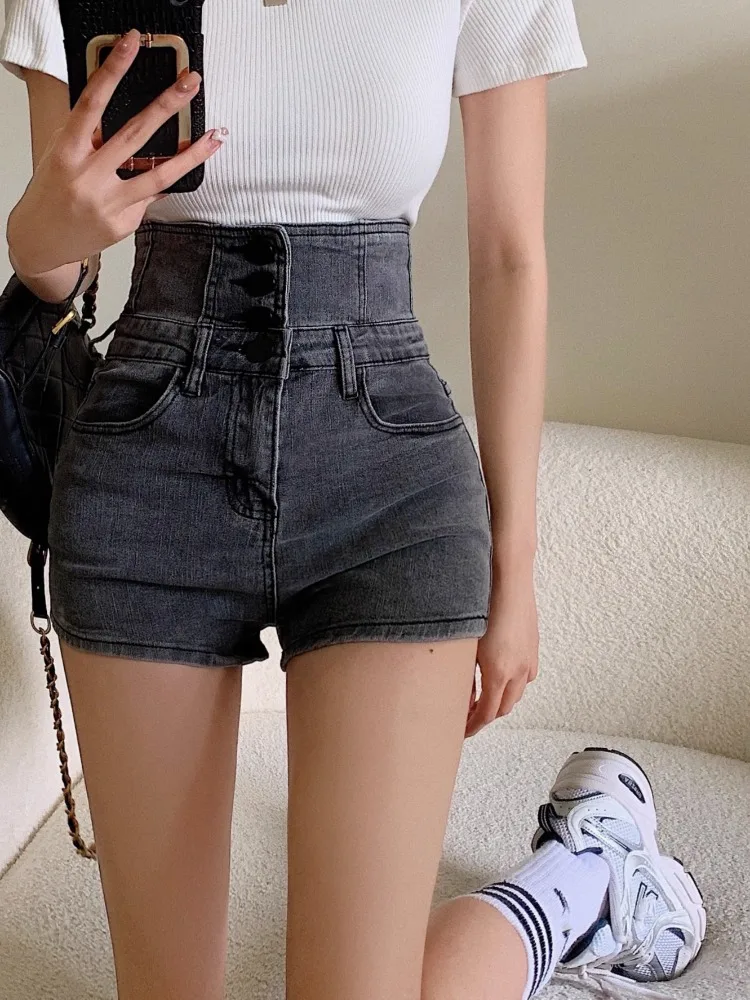 

Женские джинсовые шорты с высокой талией, утягивающие, черные, модные, весенние, А-силуэт, с эффектом утяжки живота, на одной пуговице