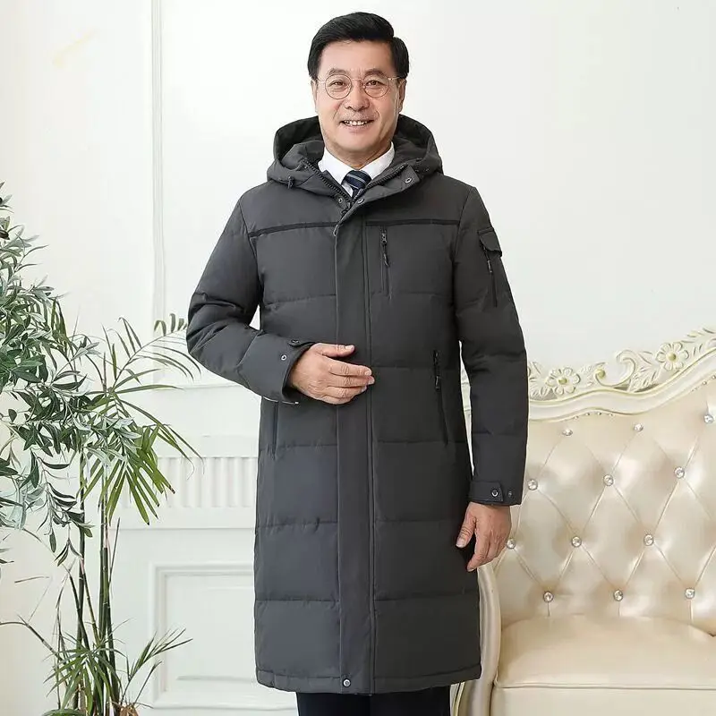 Jaket Musim Dingin Baru yang Tebal dan Hangat untuk Ayah Paruh Baya dan Lansia dengan Model Jaket Bulu Angsa Panjang Sedang yang Menjangkau Lutut