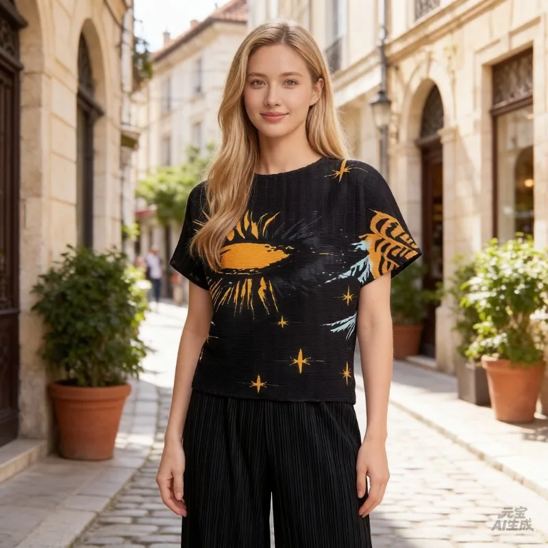 

Плиссированная футболка Miyake 2026 с принтом, новинка, с мультяшным цыпленком, полувысоким воротником, коротким рукавом, облегающая, плиссированная базовая модель