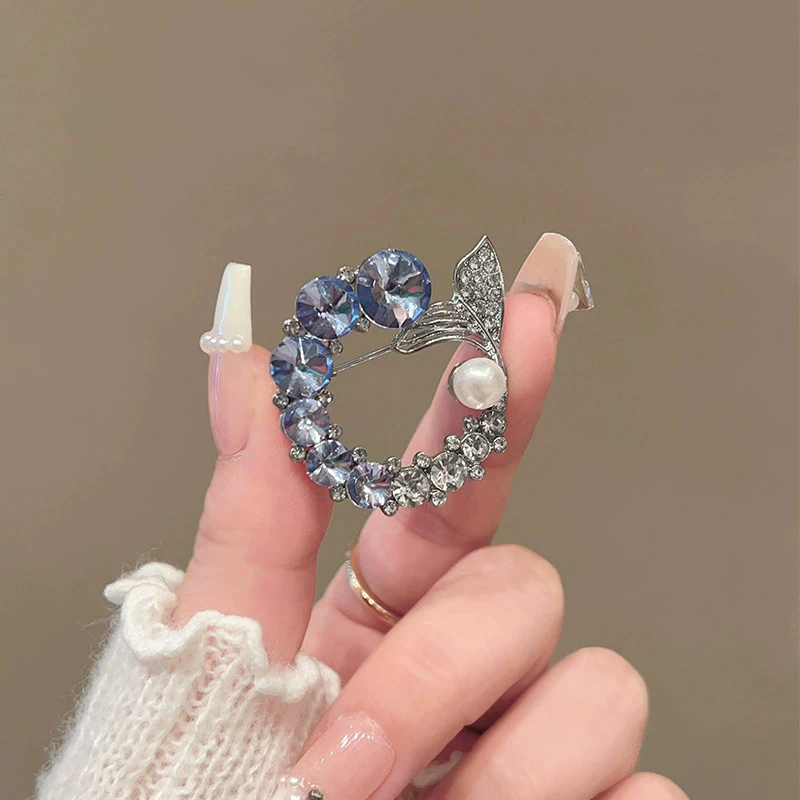 Exquisite Fishtail Brooches for Women Unisex Pins Banquet Party Backpack Gifts Jewelry Accessories 2026