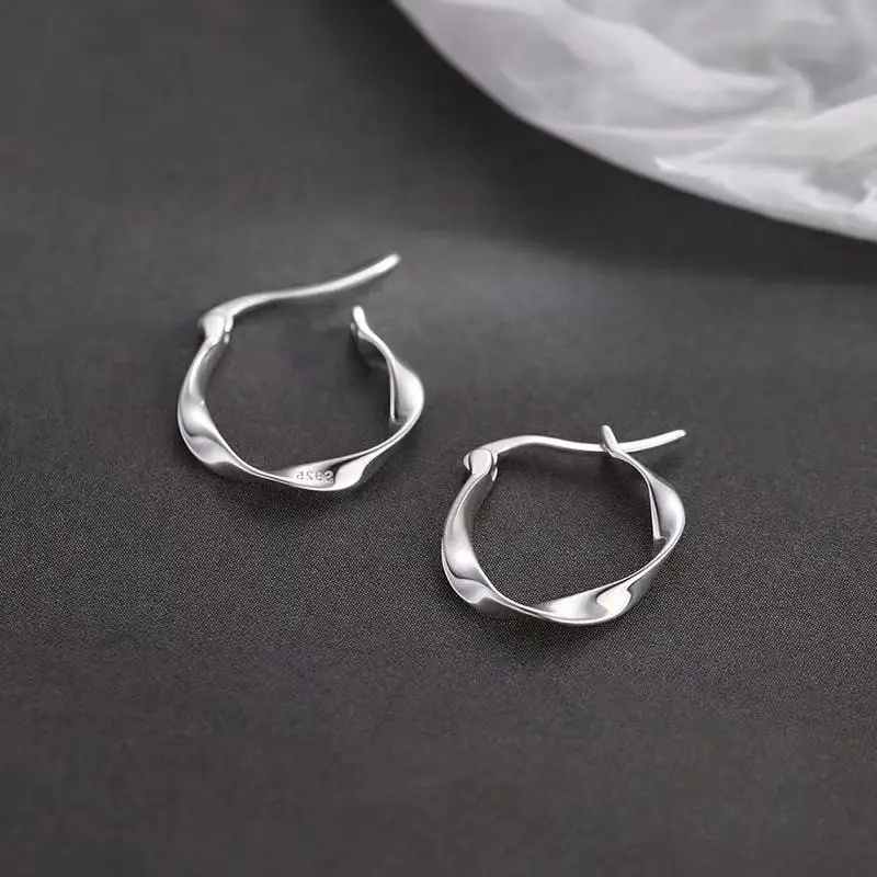Real 925 Sterling Silver Mobius Round Hoop Earrings For Women Party Classic Fine Jewelry Geometric Accessories