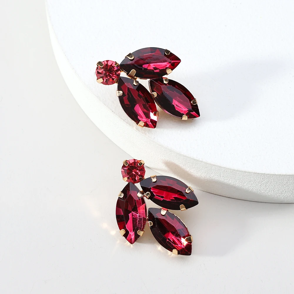 

Korean Fashion Sparkly Glass Small Stud Earrings For Women 2025 Trend Luxury Design Elegant Cute Prom Party Charm Y2k Jewelry