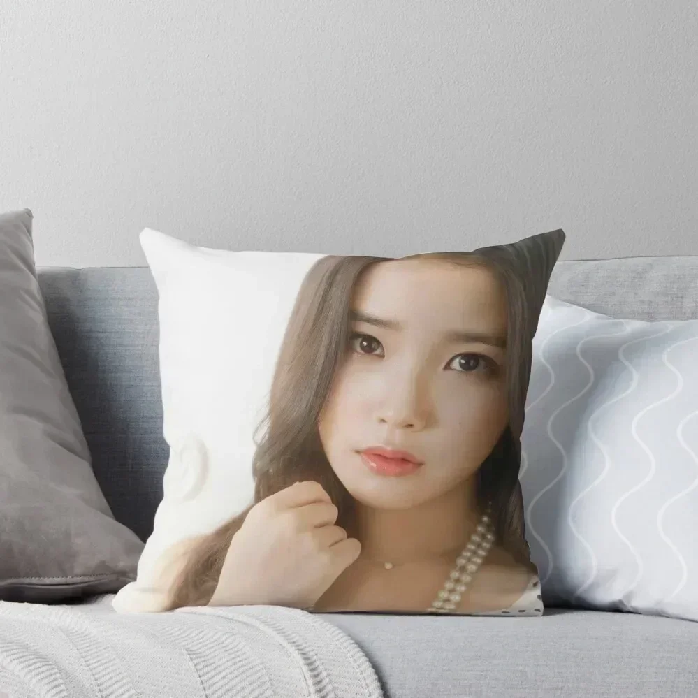 Iu - Stunning Throw… - image