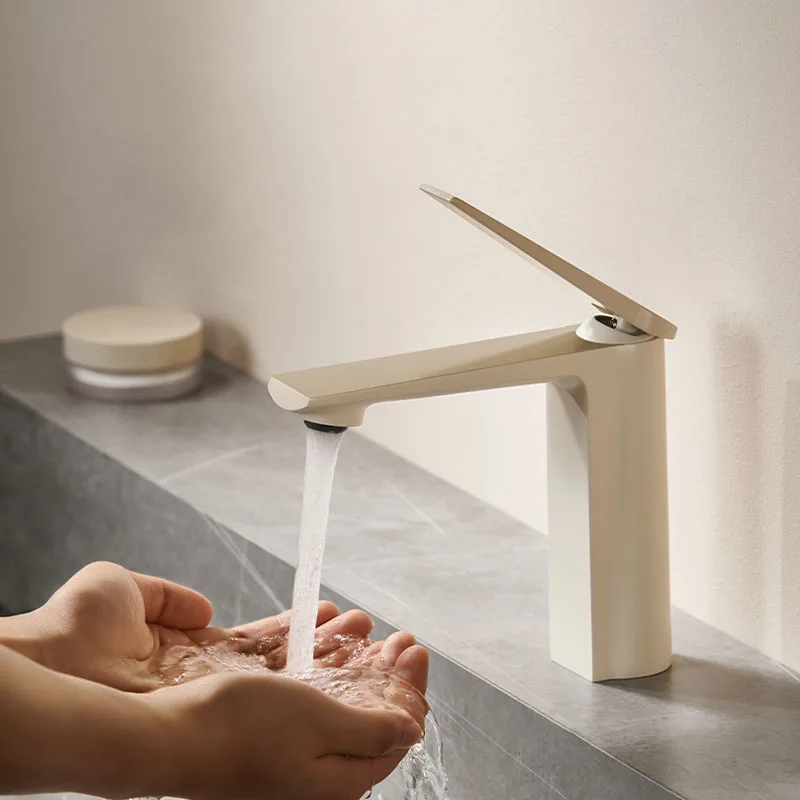 حوض صنبور نحى الذهبي الحمام مغسلة الباردة والساخنة خلاط صنبور سطح الخيالة بالوعة الصنابير الأبيض الحمام رافعة الحنفيات