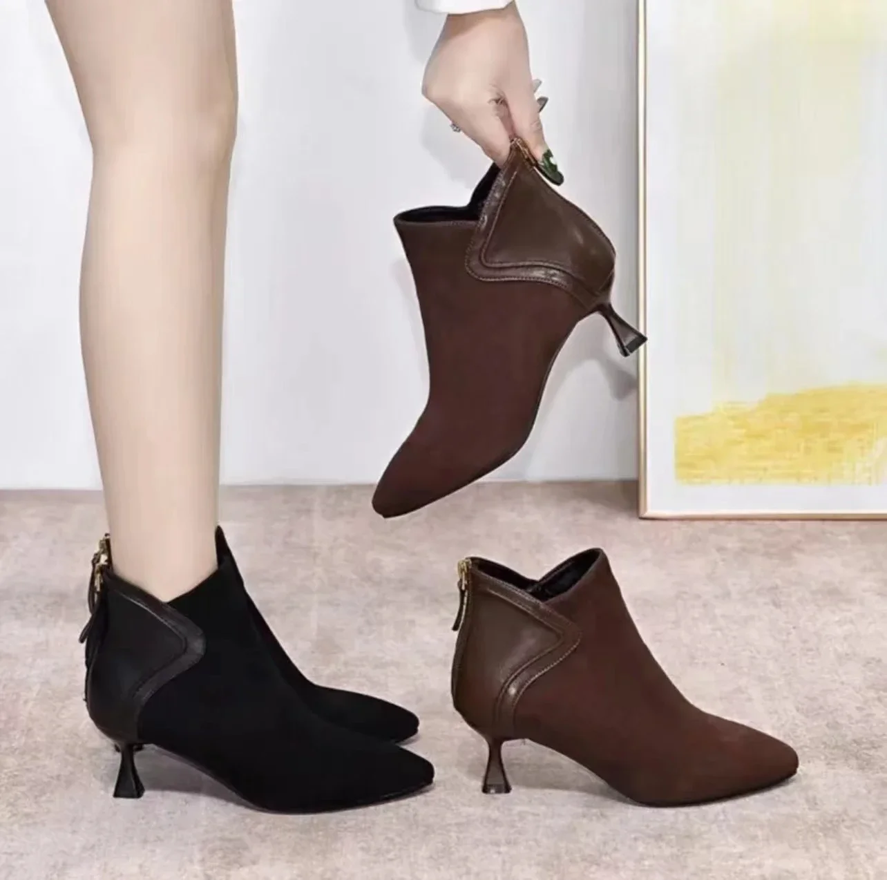 Buty z palcami dla kobiet Rzeźbione kwiaty Buty na obcasie Zamek błyskawiczny Western Designer Lady Heel Boots Retro Wygodne czółenka Botas Mujer