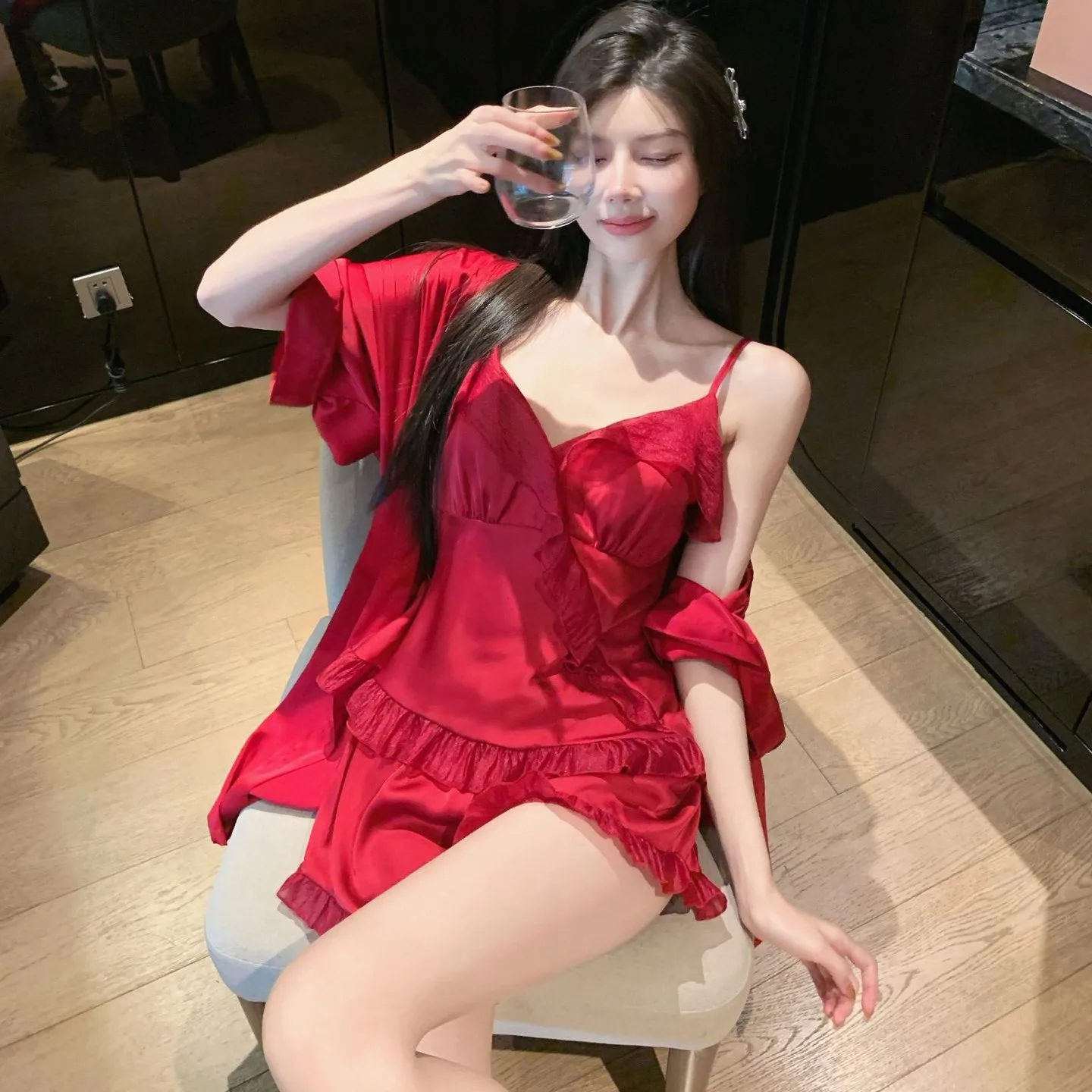 

Female Sleepwear Pajamas Three-Piece Set Kimono Bathrobe Ruffles Applique Strap Top Shorts Sexy Loose Satin Home Wear
