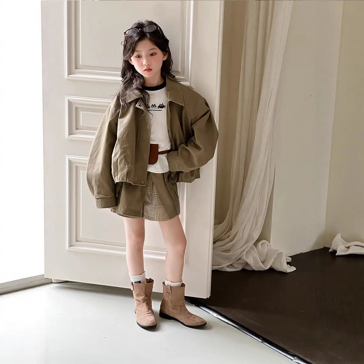 بدلة الفتيات 2025 الخريف ملابس الأطفال الجديدة الكورية نمط فتاة طفل معطف الموضة كاذبة اثنين تنورة قصيرة مجموعتين عادية بسيطة #4