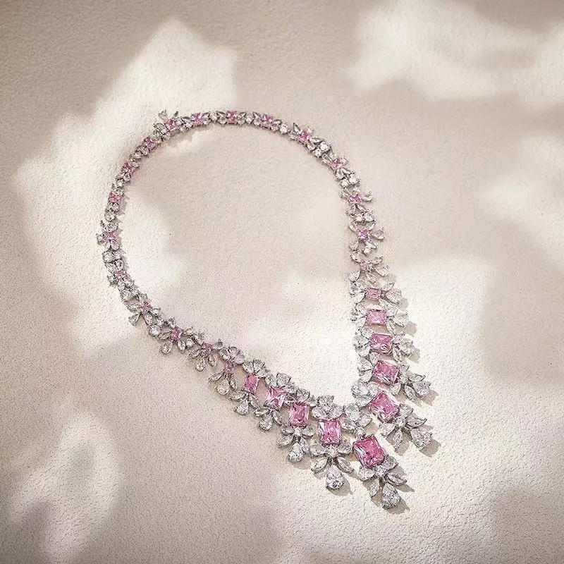 

2025 new fashionable classic European and American style pink butterfly zircon necklace for women, elegant and luxurious gift