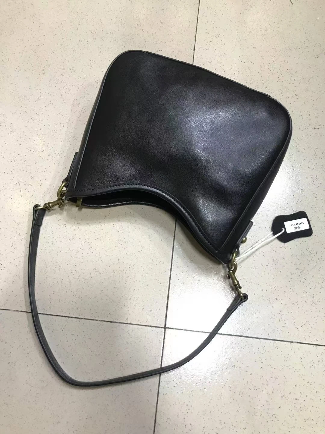 2025-borsa-buet-in-pelle-bovina-con-strato-superiore-delle-nuove-donne-borsa-a-tracolla-inclinata-grande-capacita-pendolare-sensazione-di-fascia-alta-casual-semplice-sle