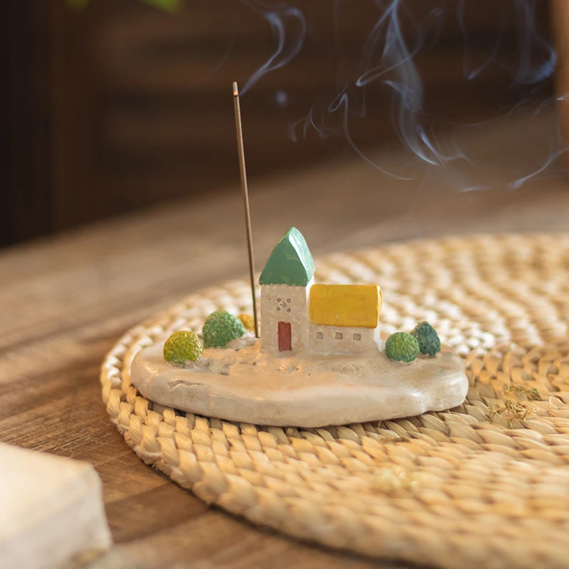 

Ceramic House Shaped Incense Holder Cabin Incense Burner ,Holiday Tabletop Decorations for Home Kitchen Office Incense Tray