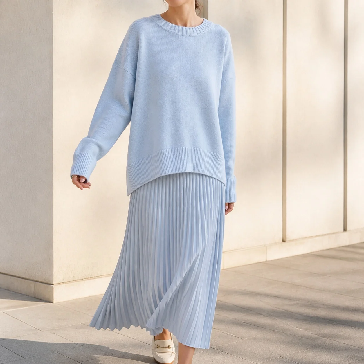 Loose Fit Round Neck Pullover Sweater Simple Style with Long Sleeve Casual Regular Length Single Heat Set Thick Women Sweater