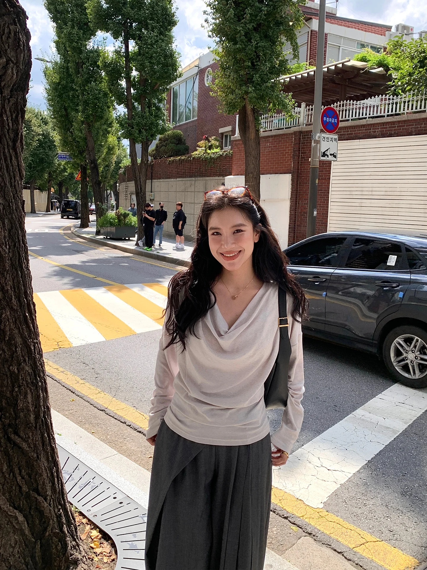 

Женская футболка DaqianwithU с длинным рукавом из шелково-шерстяной смеси, с асимметричным вырезом на плече, свободного кроя, с высокой талией, вязаная, повседневная