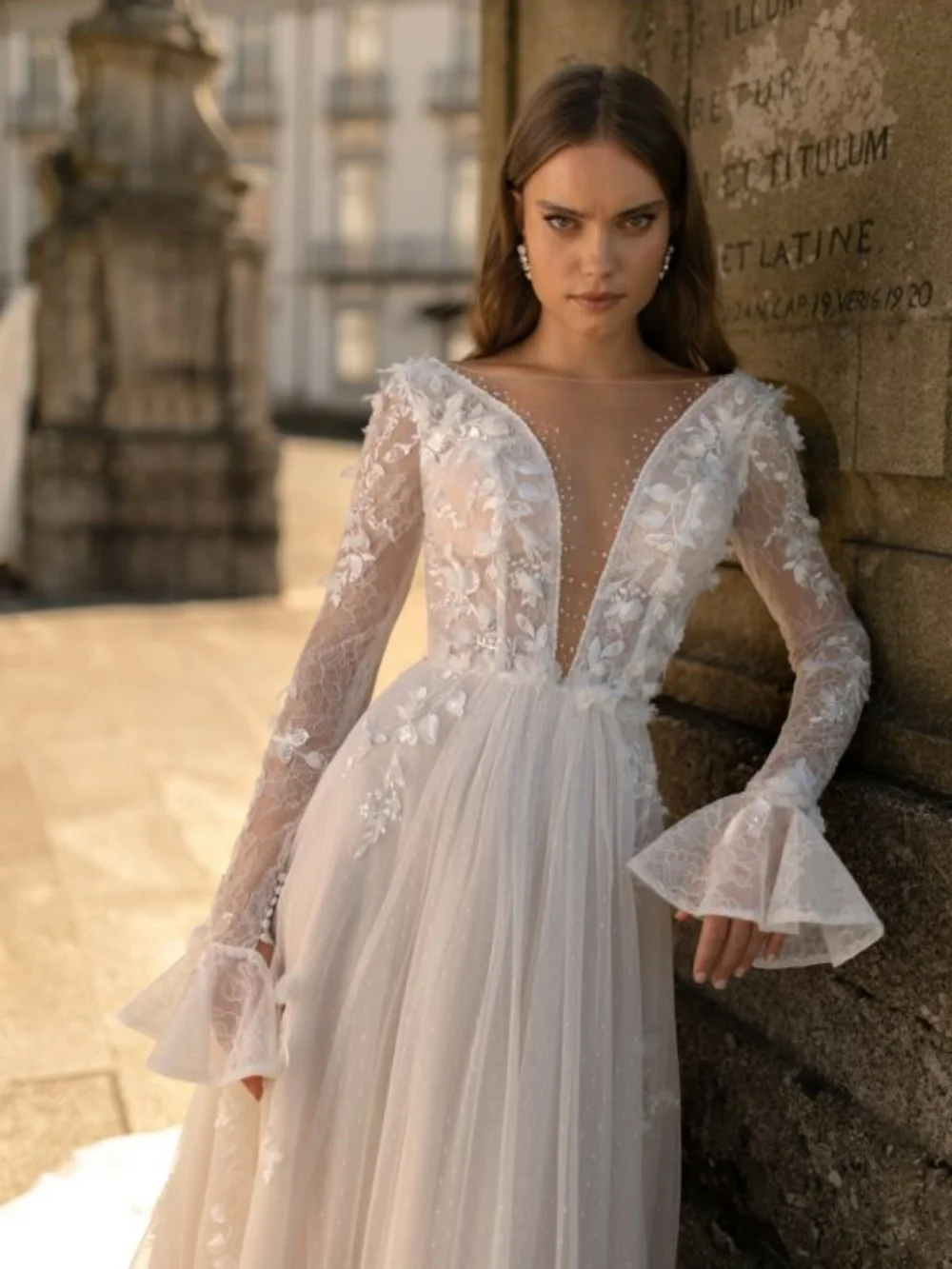 Spitzenapplikationen, verträumtes A-Linien-Hochzeitskleid, langärmeliges Brautkleid mit U-Boot-Ausschnitt 2026, maßgeschneiderte bodenlange Kleider für die Braut