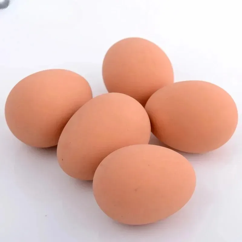 1Pcs Realistic Fake Rubber Bouncy Egg Model, Novelty Bouncing Egg, Simulation Farm Hen Nesting Hatching Egg Ornament