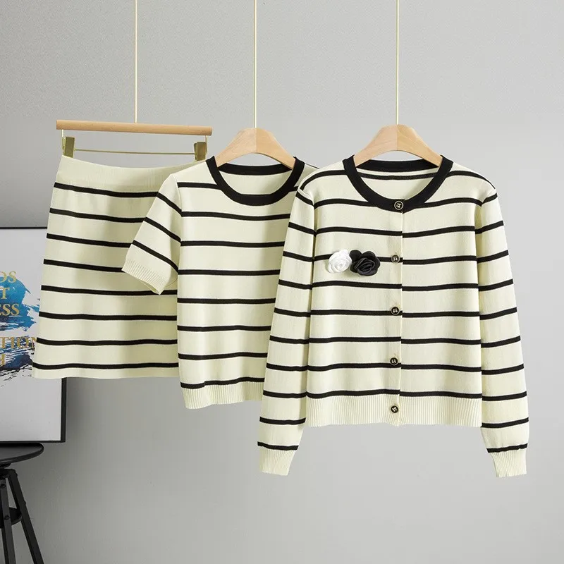 

Женский осенний вязаный свитер, полосатый топ, кардиган контрастного цвета, эластичная талия, полуюбка, высококачественный комплект из трех предметов