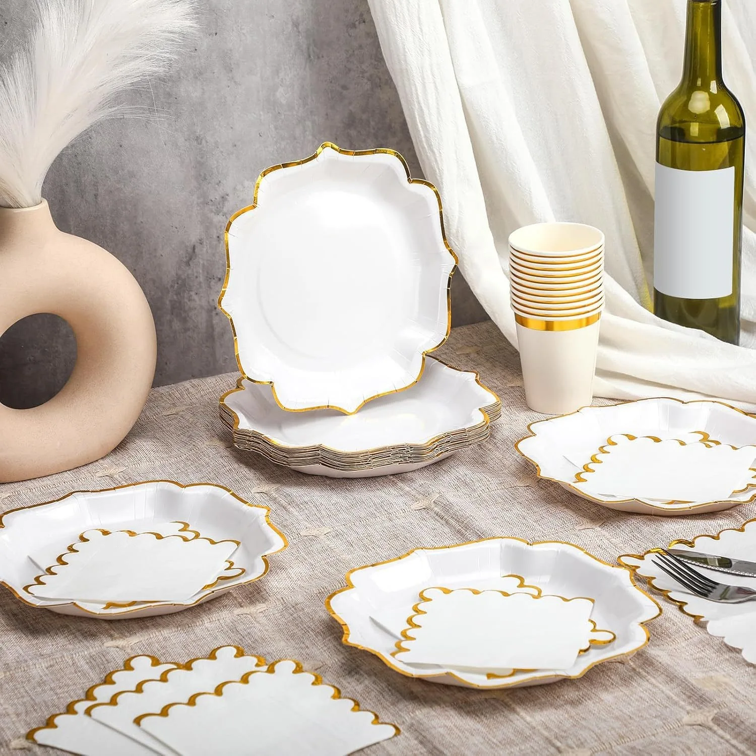 10 Stück Weiße Einweg-Tischware mit Goldspitzenprägung Pappteller für Outdoor-Veranstaltungen Hochzeit Geburtstagsfeier Servietten Becher – Detail 2