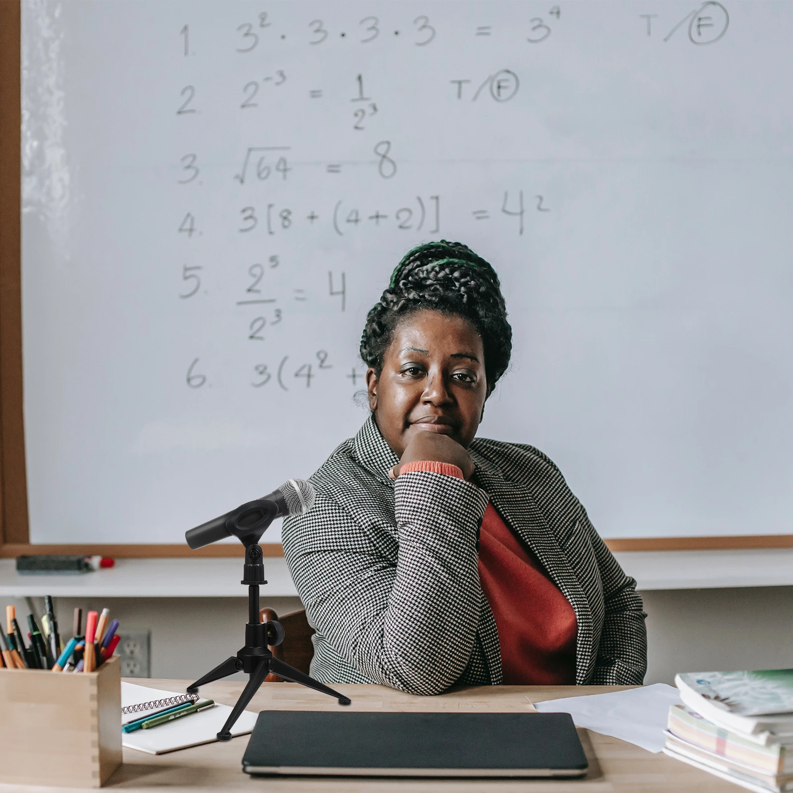 

1Pcs Metal Tripod Microphone Stand Heavy Duty Stable Mic Support 360 Swivel Detachable Design for Live Singing Recording Studio