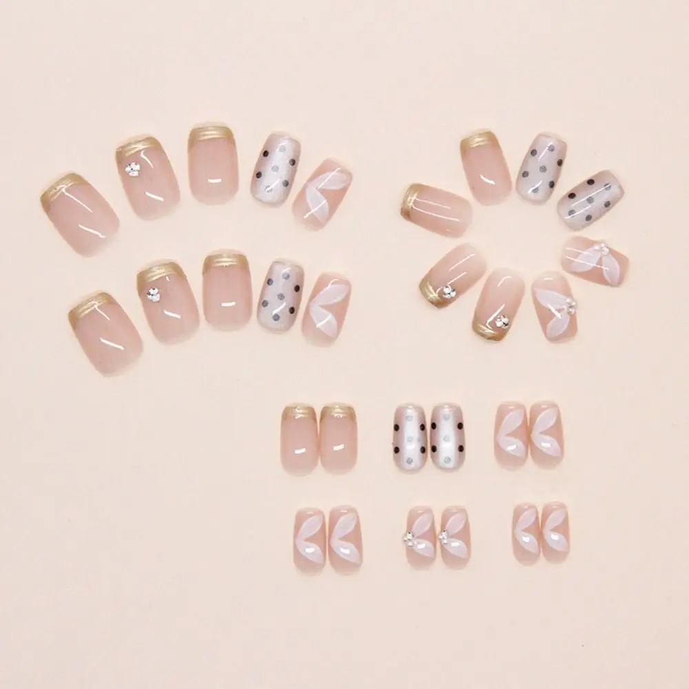 30 szt. Krótkie sztuczne paznokcie baleriny, efekt kociego oka, błyszczące paski, francuskie paznokcie, kropki, szachownica, złote motyle, paznokcie do wciskania.