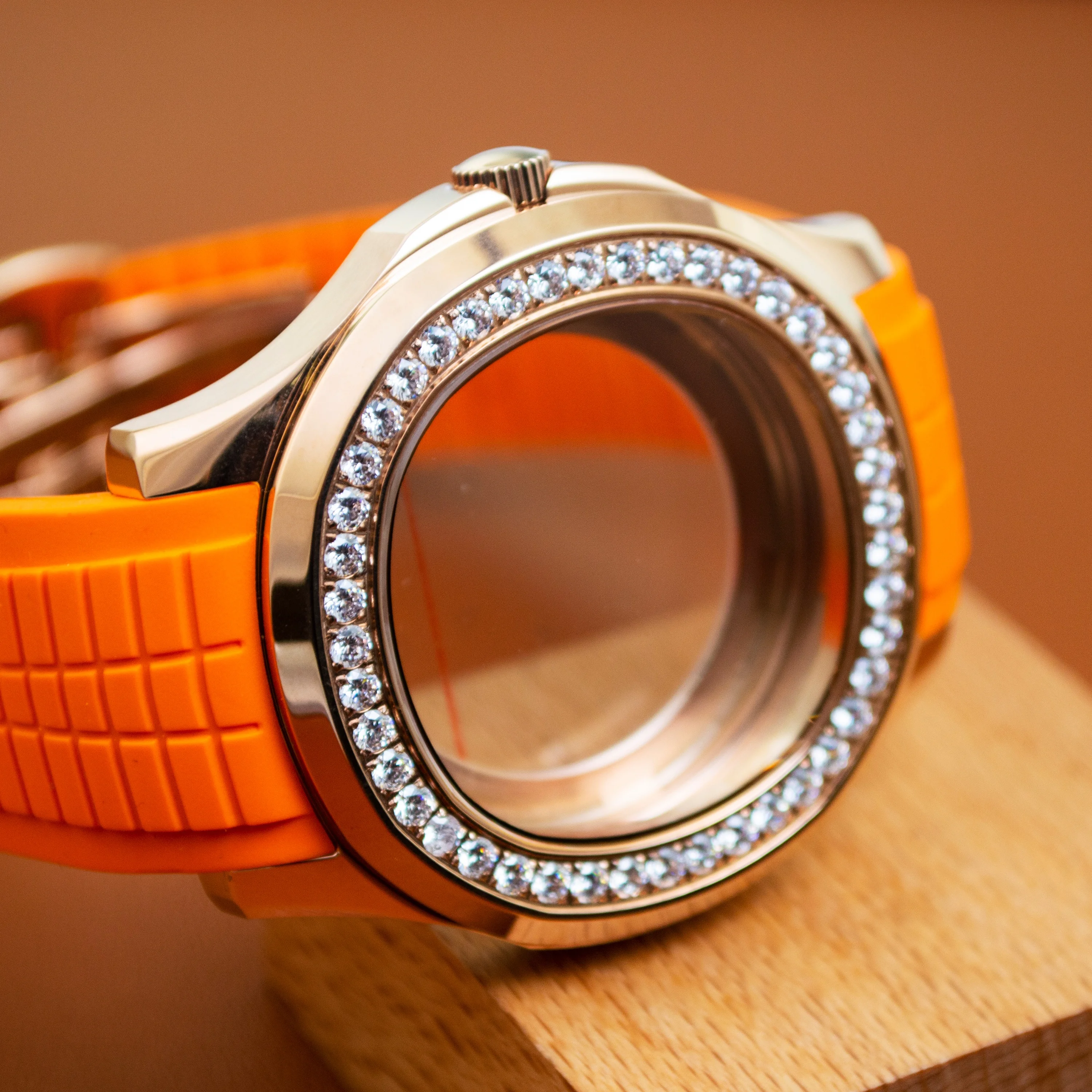 

Корпус NH35 с бриллиантами, резиновый ремешок, сапфировое стекло, нержавеющая сталь, 42 мм, корпус в виде розы, подходит для механизма NH35 NH36 для корпуса AQUANAUT Nautilus