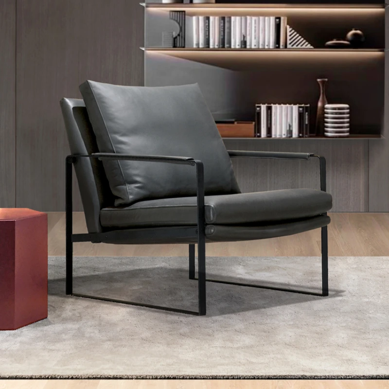 

Italian minimalist leather Nordic single person sofa chair is modern and simple.