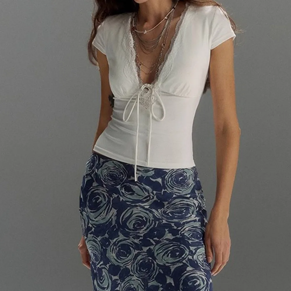 

Elegant V Neck Slim Crop Tops Lace Short Sleeve Bottoming T-shirt Elastic Sweet Camisole Spicy Girl