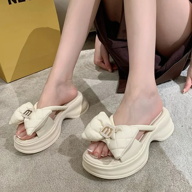 Women Slippers 2026 Summer Casual Shoes Versatile Thick Sole Women flip flop Outwear Bow Beach Slippers Sexy Slides tongs femme