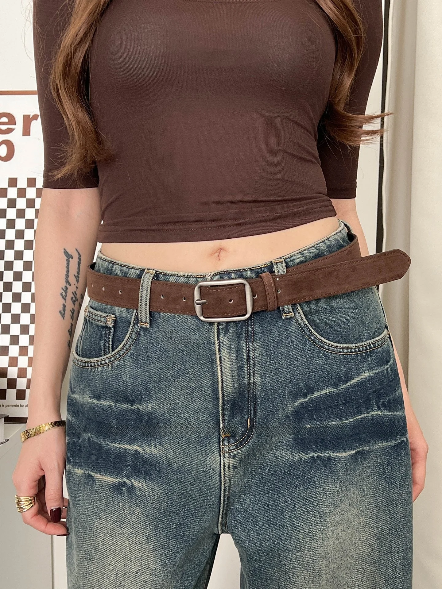 cinto-de-veludo-vintage-marrom-e-preto-estilo-americano-para-mulheres-com-fivela-de-metal-versatil-e-de-alta-qualidade-combina-com-jeans