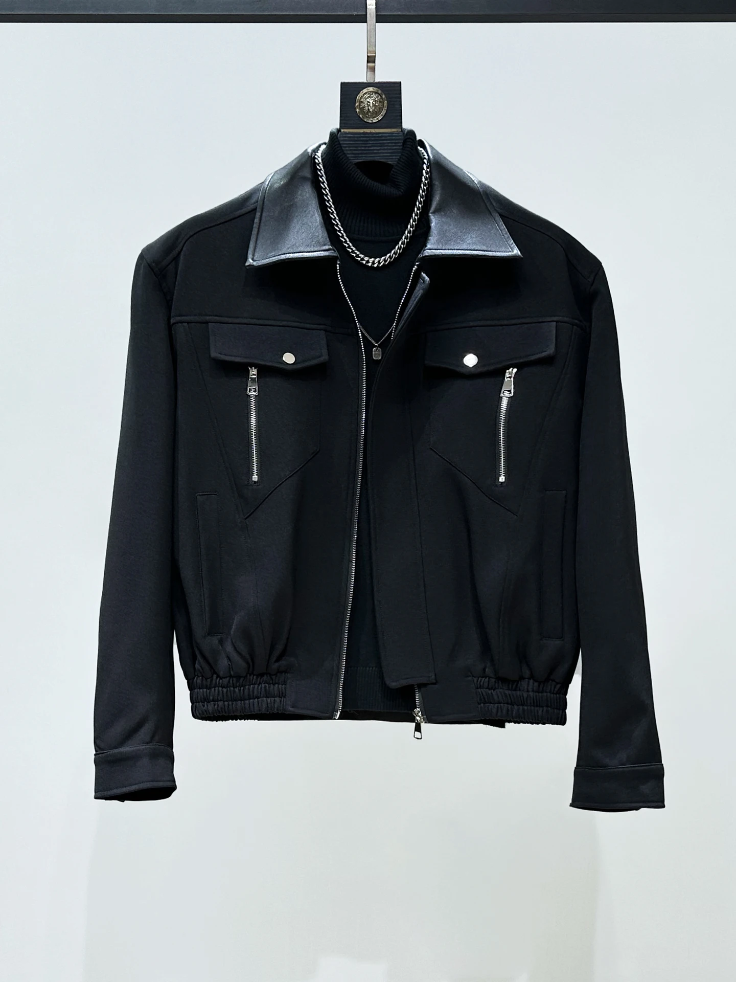 

Новая оригинальная мужская куртка на молнии с кожаным воротником и вставками, универсальная, в корейском стиле, весна-осень