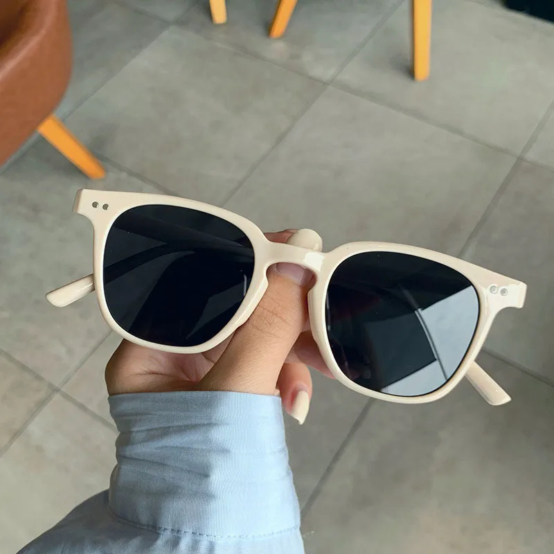 New Vintage Luxury Sunglasses for Women Men Square Small Round Frame Fashion Eyewear Classic UV Protection Sun Glasses