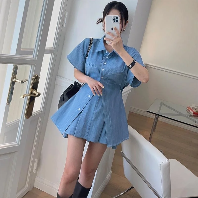 Set atasan dan rok wanita dari katun, model denim dengan kerut, kerah berdiri, potongan ramping, belahan samping, serbaguna.