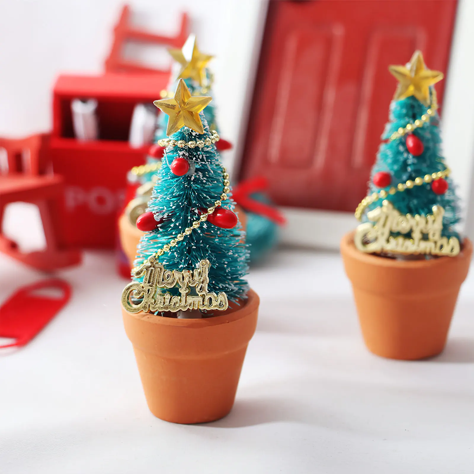 4Pcs Mini Artificial Christmas Tree Potted Decor Small Xmas Tree Desktop Ornament Miniature House Decoration Mini House Ornament