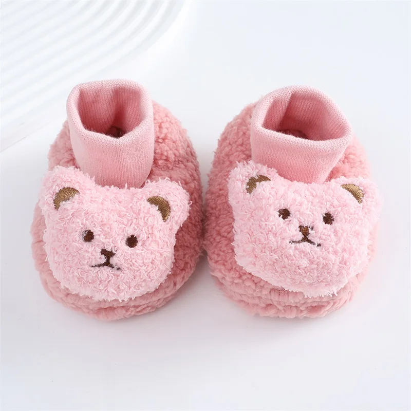 Sepatu bot bulu domba untuk bayi, sepatu kaus kaki kasual hangat dengan boneka kartun musim dingin untuk balita bayi