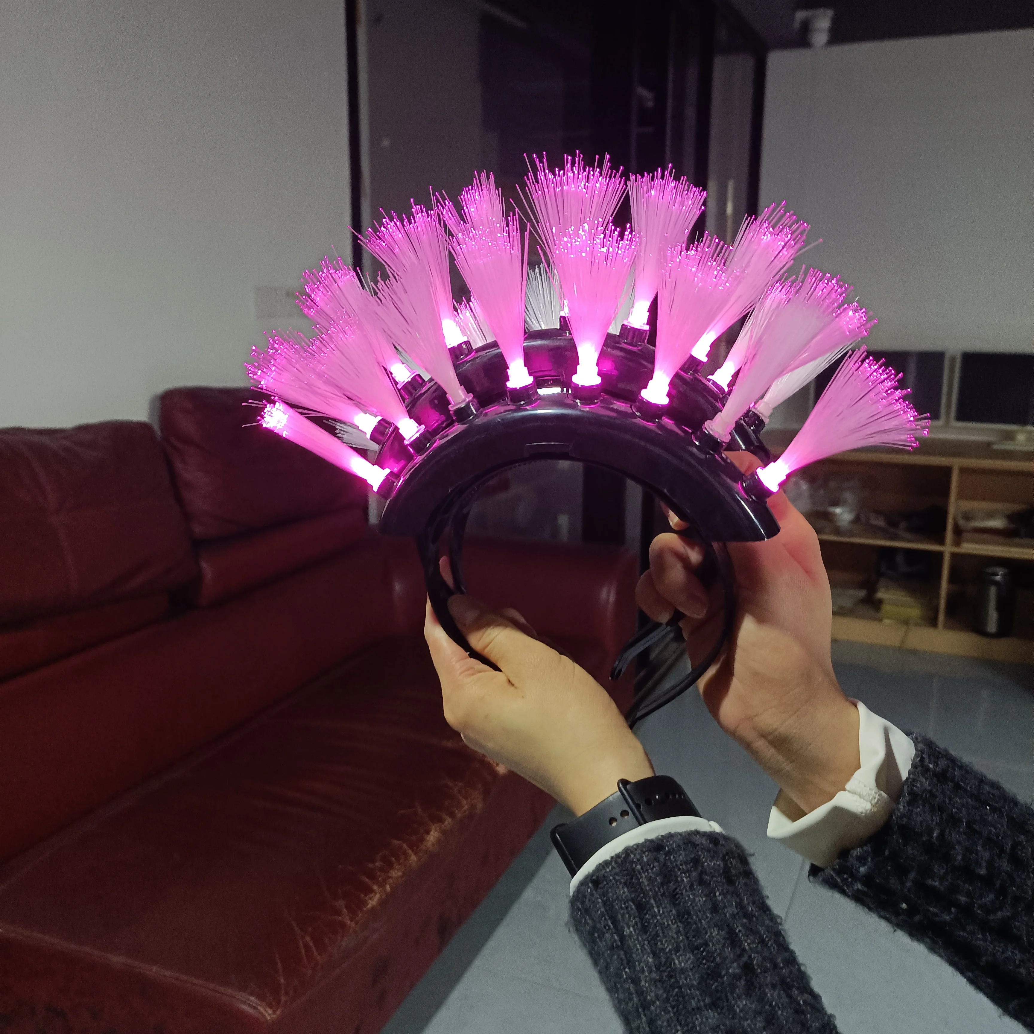 

LED Light Up Headband Wig for Navidad Festival Fiber Optic Flashing Hairband for Women Men Children Glowing Party Supplies