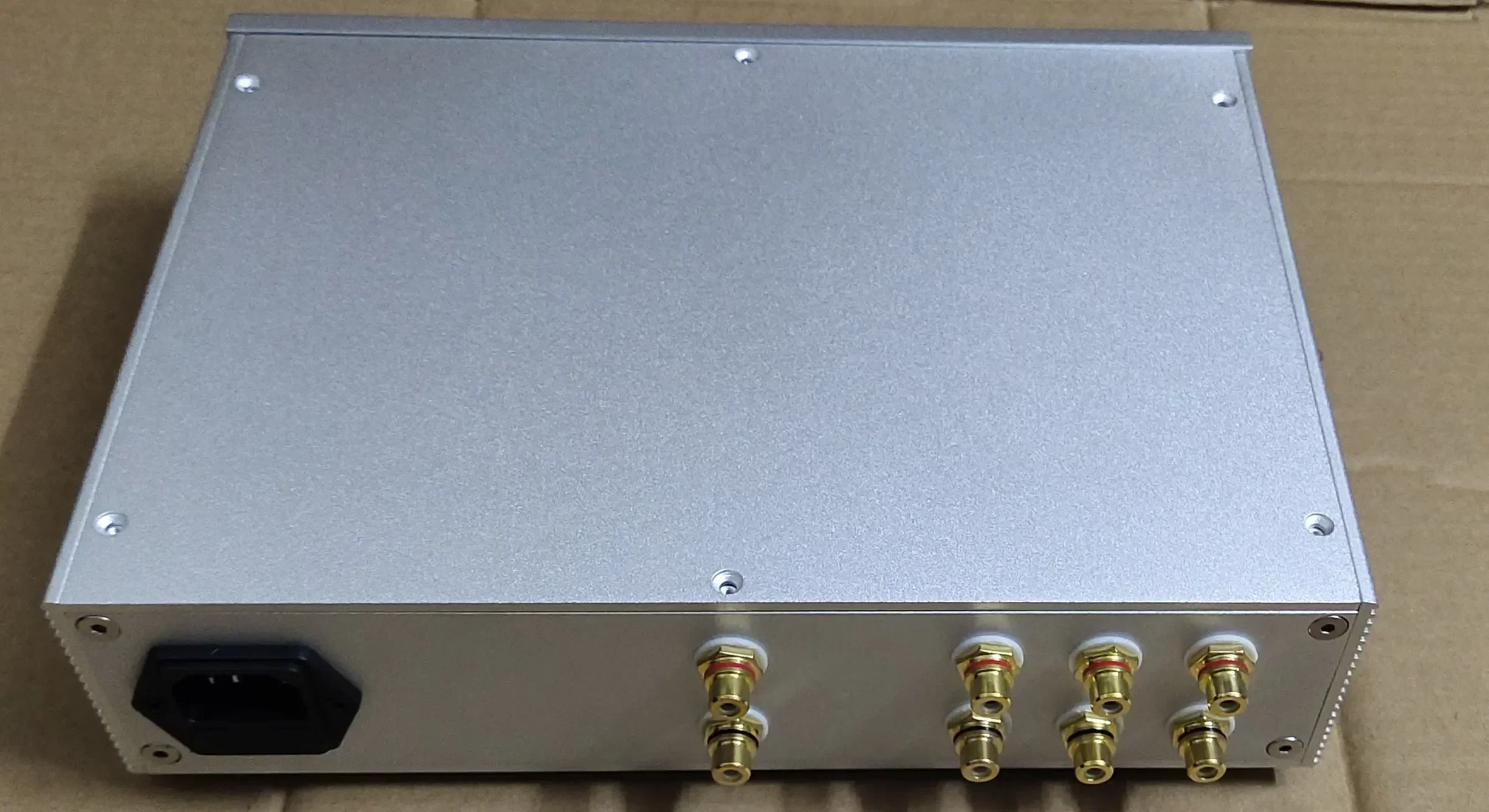 

Finished FM255 preamplifier HiFi stereo 3 input 1 output high-end preamp silver RCA exquisite home deluxe version