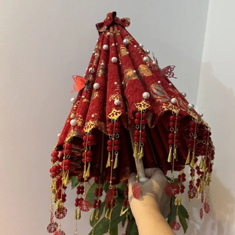 Pearl wedding umbrella, Chinese bride going out red umbrella, Xiuhe morning robe photo props