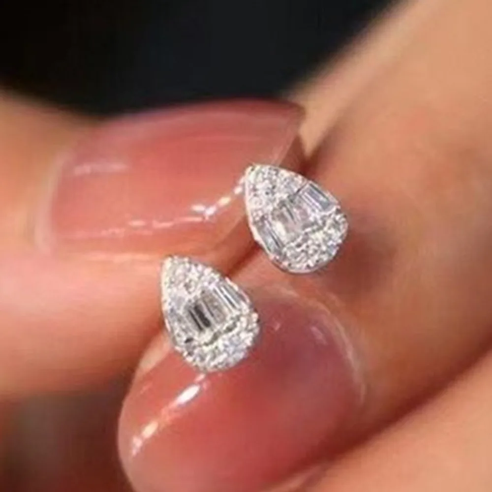 Korean Exquisite Luxury Waterdrop-shaped 5A Zircon Stud Earrings for Women Luxury Sparkle Party Wedding Jewelry Does Not Fade