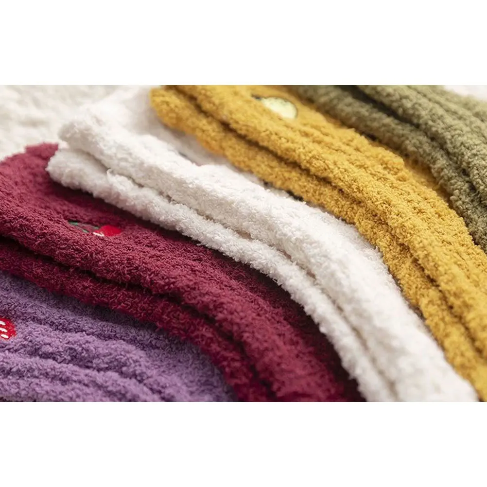 1쌍 두꺼운 코랄 플리스 따뜻한 수면 양말 과일 패턴 겨울 양말 실내 바닥 양말 코랄 플리스 양말