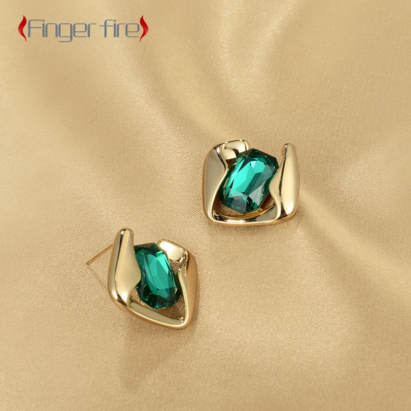 Unique Design Gold Plated Green Female Stud Earrings Anniversary Gift Beach Party Jewelry Quality Working Noble