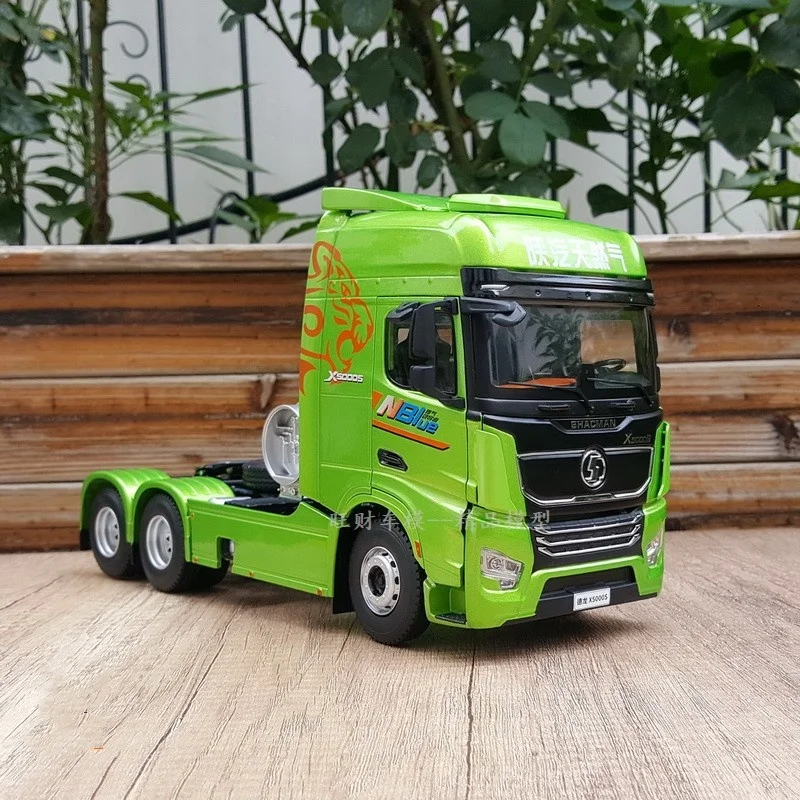 سبيكة نموذج هدية 1:24 مقياس SXQC Delong X5000S شاحنة الغاز الطبيعي جرار المركبات DieCast لعبة نموذج للتجميع