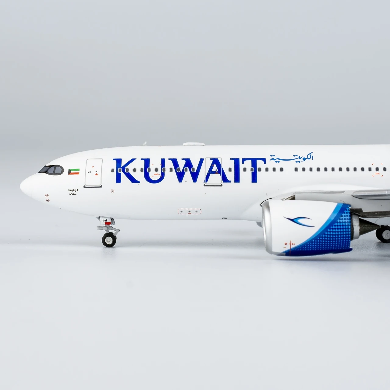 67001 Alloy Collectible Plane Gift NG Model 1:400 Kuwait Airways Airbus A330-800 Diecast Aircraft Jet Model 9K-APH