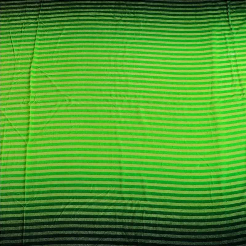 

Яркая шелковая полосатая градиентная бархатная тканая ночная рубашка из жоржета