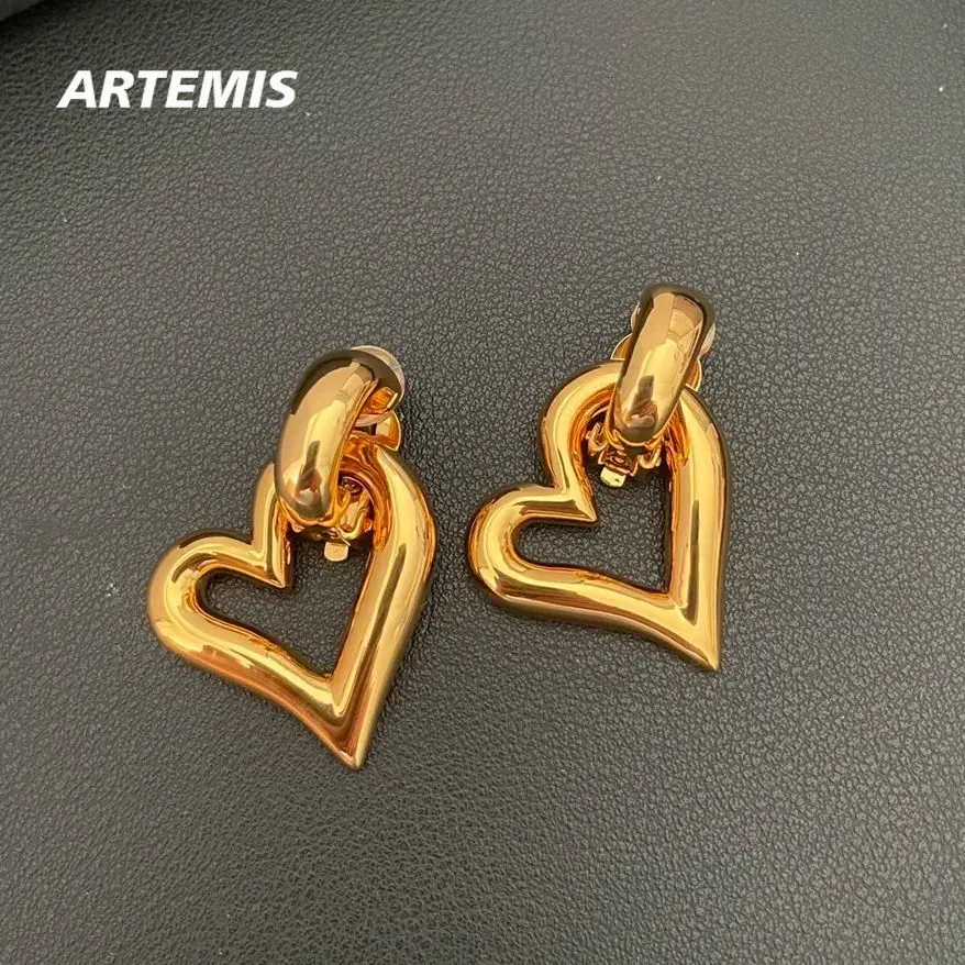 

Europe America Designer Smooth Gold Heart Luxury Earrings Ear Clip Women Top Quality Vintage Jewelry Trend