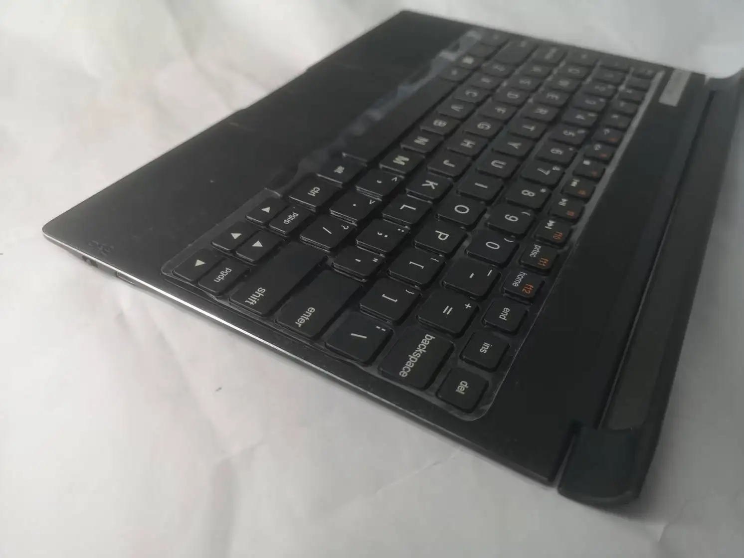 BKC800 for Lenovo Yoga Tablet Bluetooth Wireless Keyboard yoga Tablet 2 1050F 1051L 1050LC 1051F Ultra-thin and lightweight