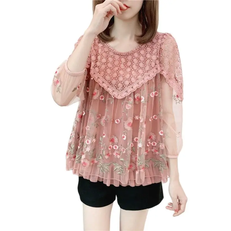 Spring Autumn New Style Women's Tops Nine Points Sleeve Socialite Temperament Loose Splicing Embroidery Lace Female  T-shirt