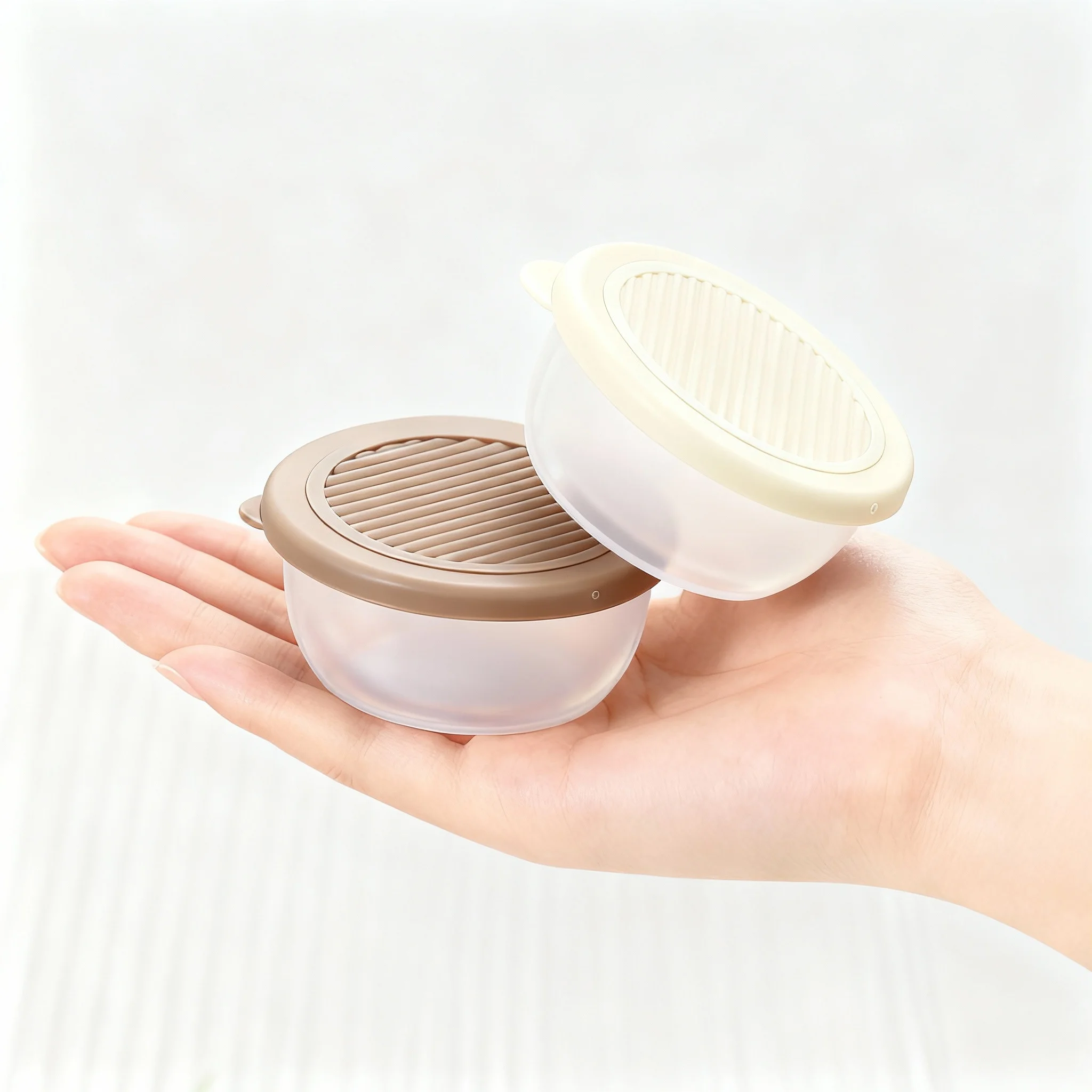 2/6 Stück Mini-Salatdressing-Behälter, tragbarer Outdoor-Plastiksaucenbecher mit Deckel, wiederverwendbare, auslaufsichere Aufbewahrungsbox für Nüsse und Snacks – Detail 7
