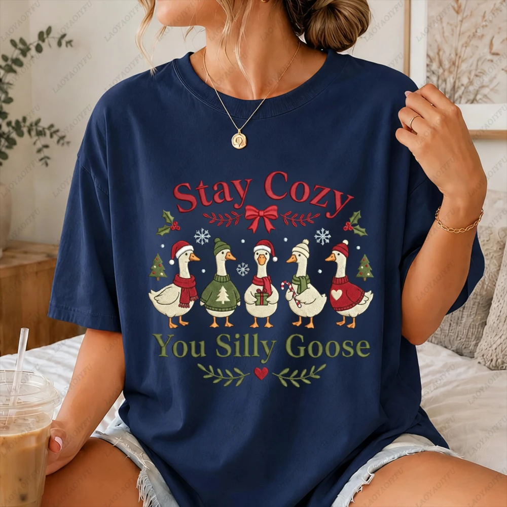Stay Cozy Christmas Goose T Shirt Women Silly Goose Graphic Tee Summer Festive Cute Short Sleeve Top Casual Streetwear Outfit
