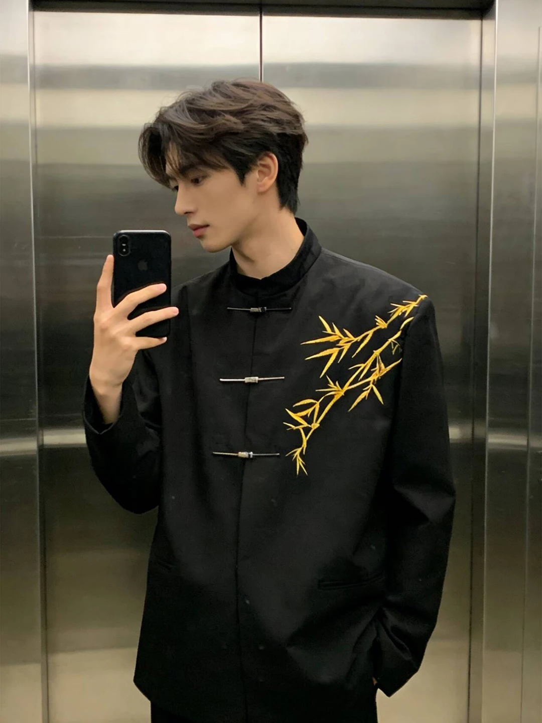 

Новый китайский костюм-пиджак из золотистого бамбука с вышивкой для мужчин: для свадебных церемоний, повседневной носки, свободный крой, длинный рукав, весна-осень