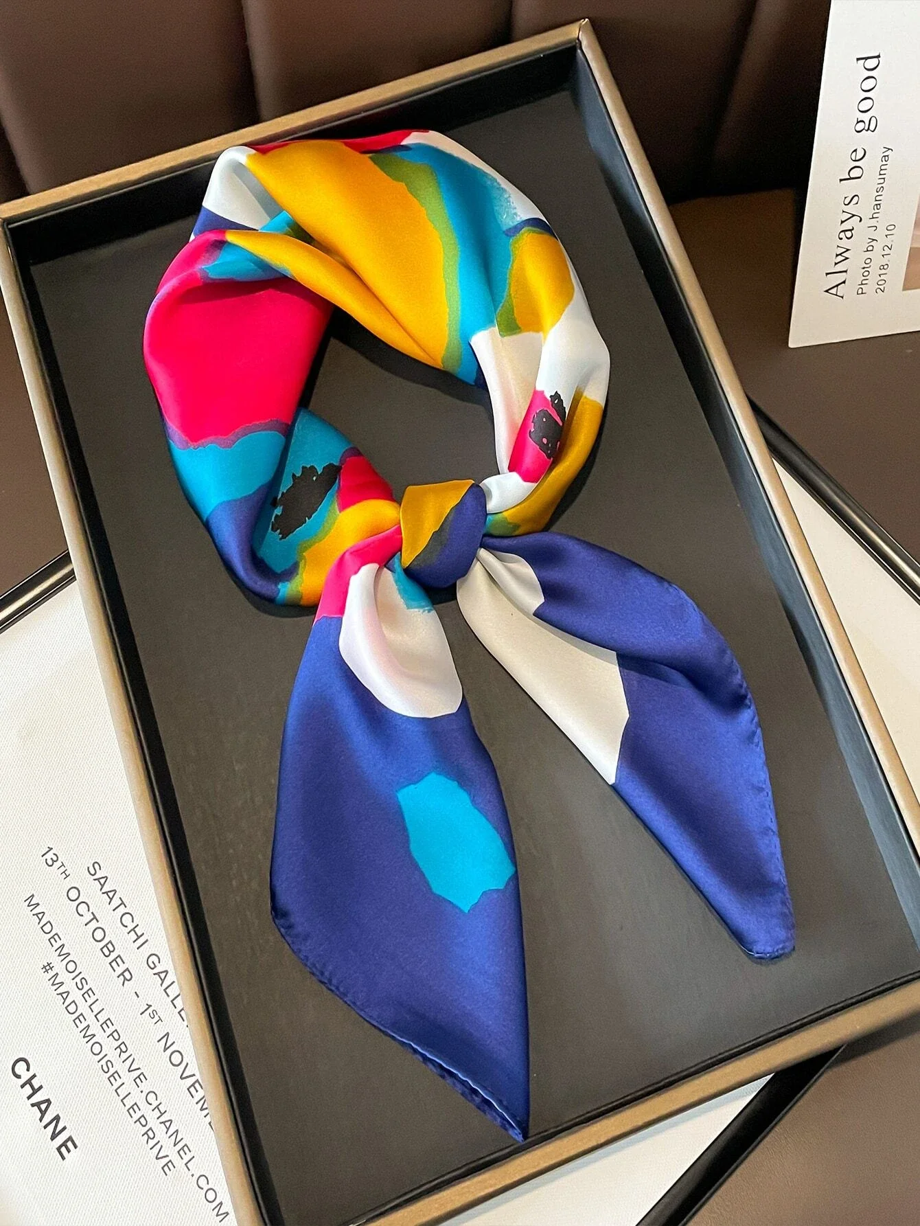 

Low-key luxury womens headscarf is a must-have for spring and summer Imitation silk printed square scarf is fashionable 2024